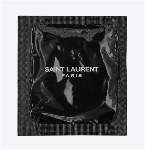 Préservatifs de luxe par Saint Laurent .